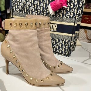 Nude Valentino booties 37